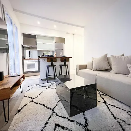 Luxueuse Avec Jardin Privatif Et Jacuzzi Apartment