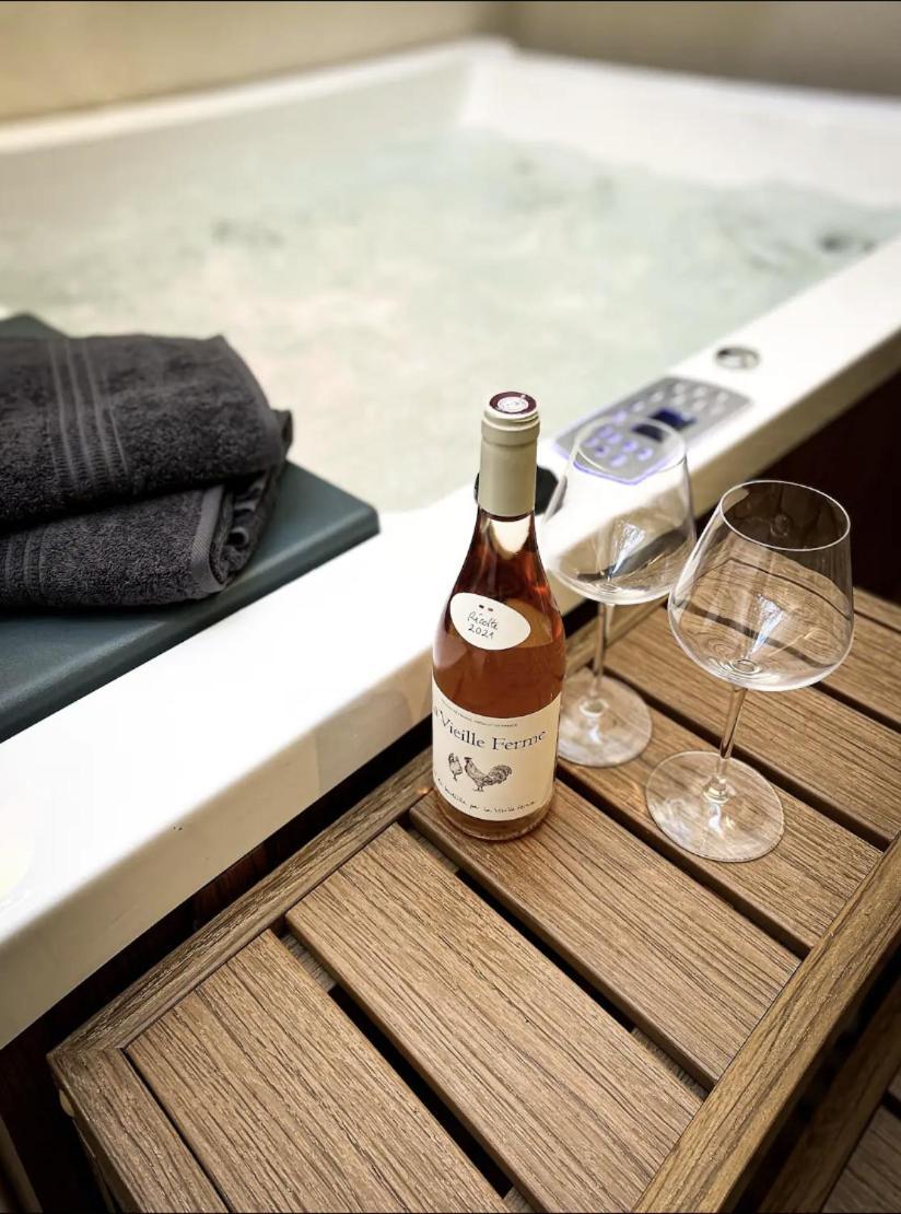 Luxueuse Avec Jardin Privatif Et Jacuzzi Apartment